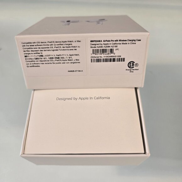 Apple AirPods Pro 2nd Generation with MagSafe Wireless Charging Case Sealed New - Picture 6 of 9